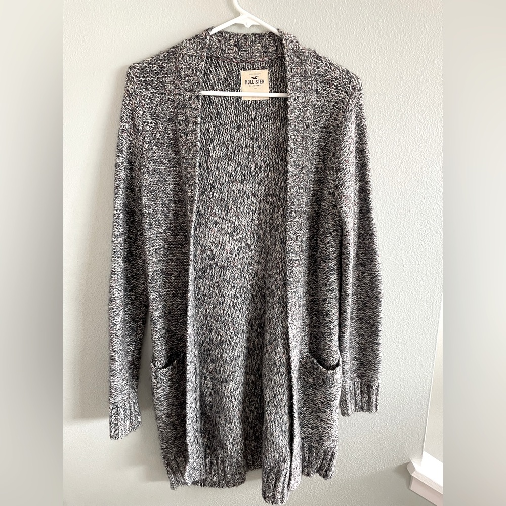 Hollister, long sleeve knitted sweater.